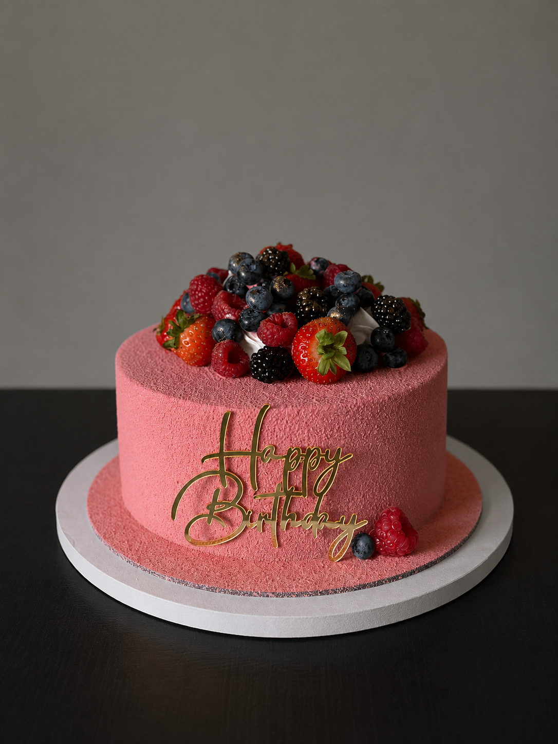 Gimtadienio tortas su uogomis